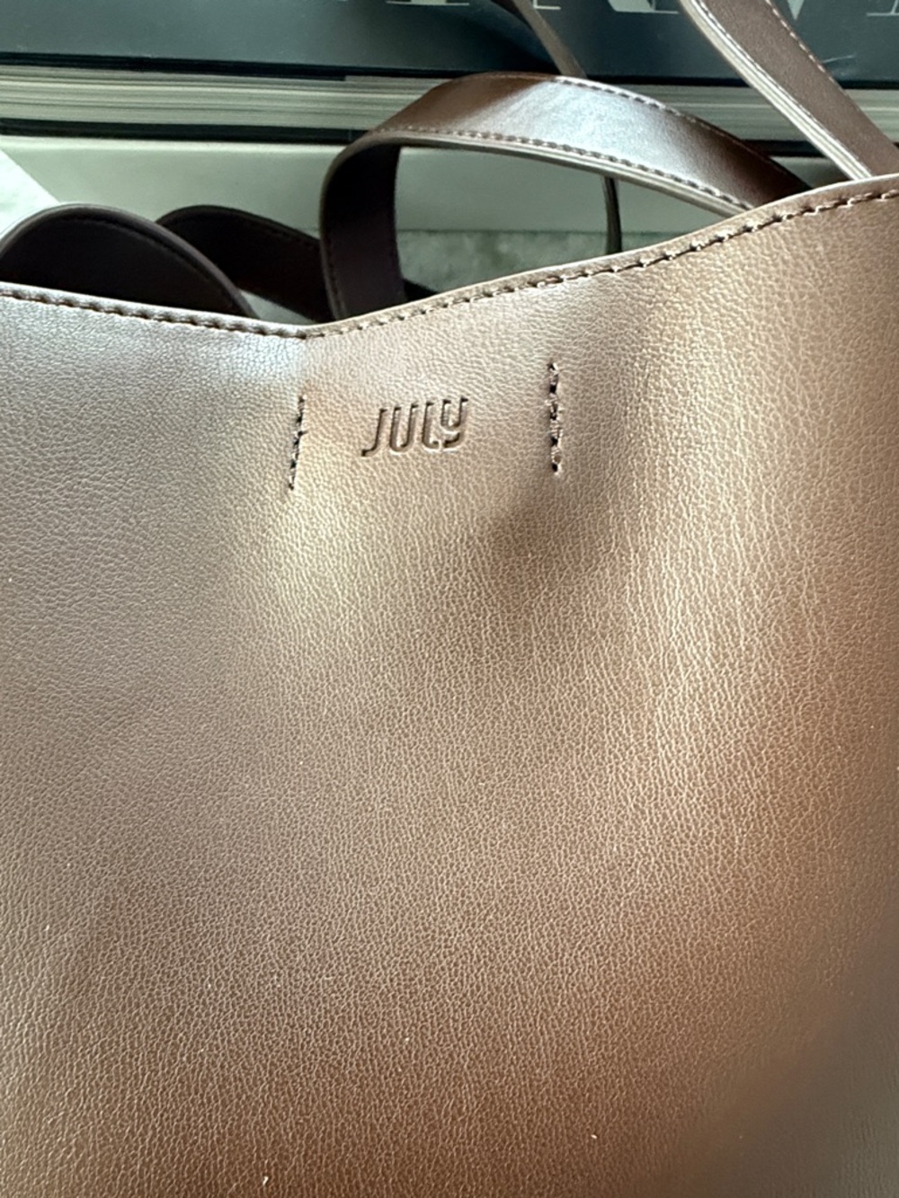 Like New July Juliette Spacious Leather Tote - NO LONGER AVAILABLE ONLINE - Picture 6 of 15